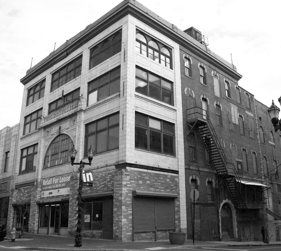 Queen Theater exterior before renovation