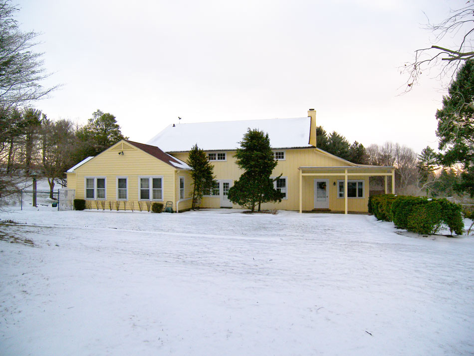 Barn house from back before renovation