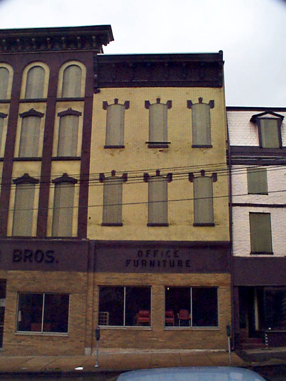 213 Market St facade- before